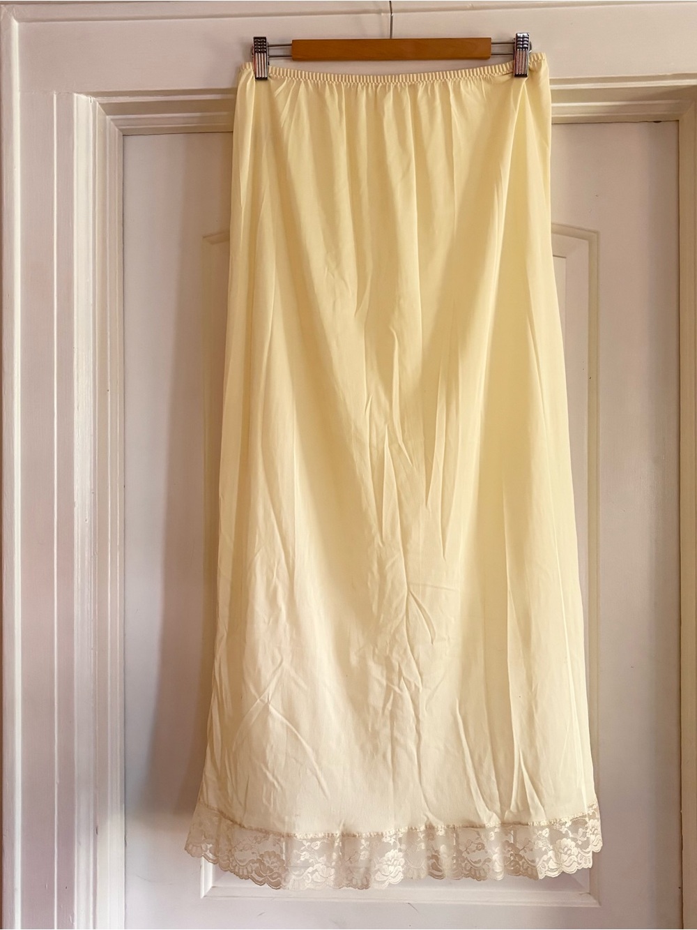 Vintage JCPenney Nylon Half Slip Elastic Waist Sz LARGE ILGWU Union Label 63/74